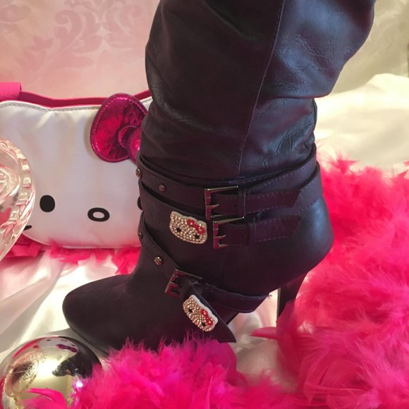 AMAZING grape purple y2k iconic scrunch boots with hello kitty crystal details! - Picture 8 of 14